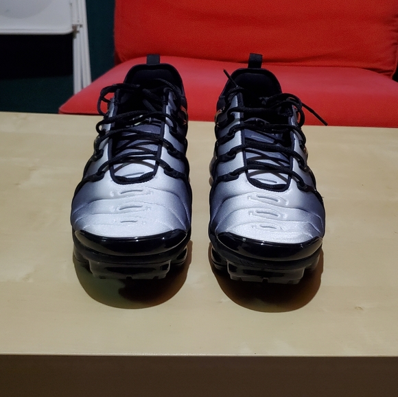 Nike Vapormax Plus - Picture 2 of 5